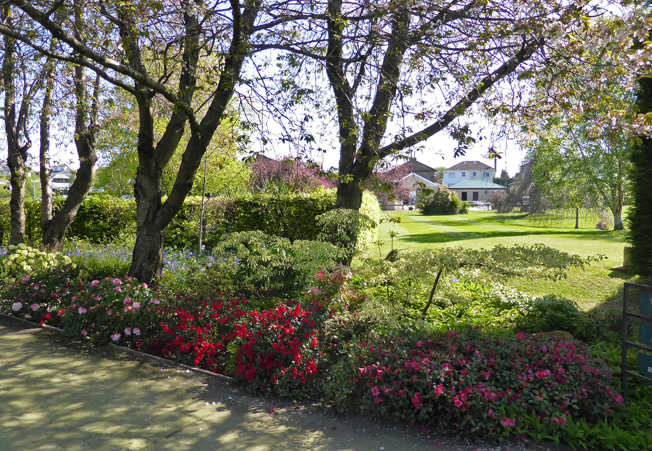Spring blossom and gardens at Ralston